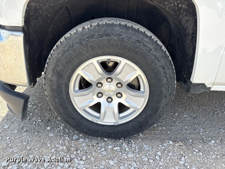 image for item DO5202 2018 Chevrolet Silverado 1500 LS Crew Cab pickup truck