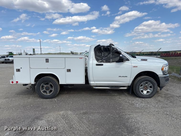 image for item DO5203 2019 RAM 2500 utility bed pickup truck