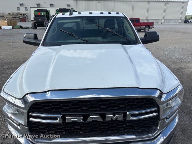 image for item DO5203 2019 RAM 2500 utility bed pickup truck