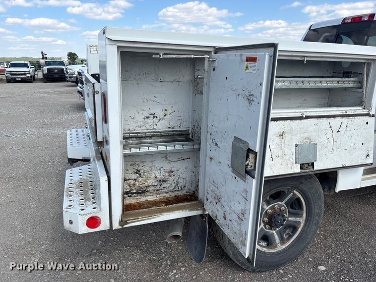image for item DO5203 2019 RAM 2500 utility bed pickup truck