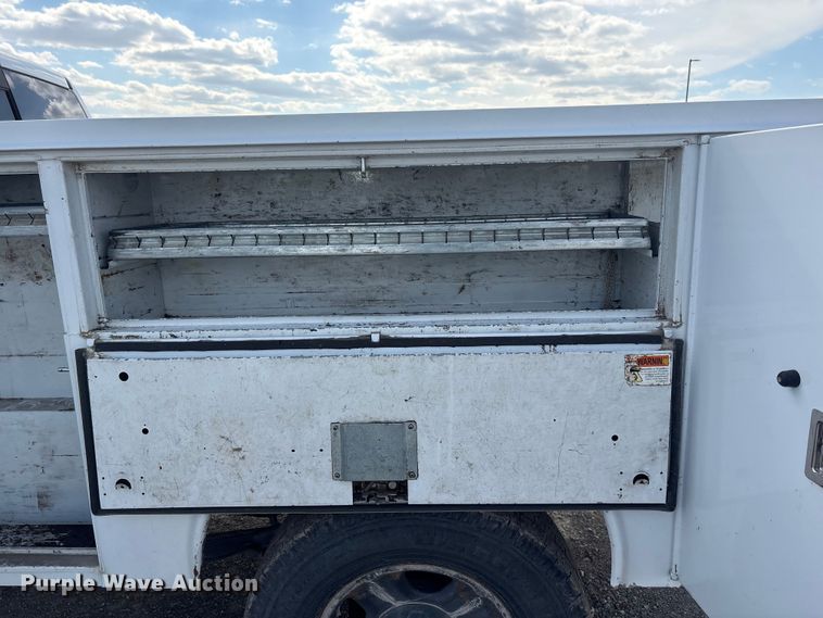 image for item DO5203 2019 RAM 2500 utility bed pickup truck