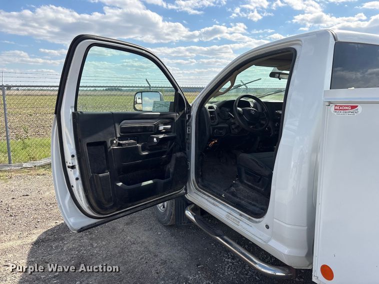image for item DO5203 2019 RAM 2500 utility bed pickup truck