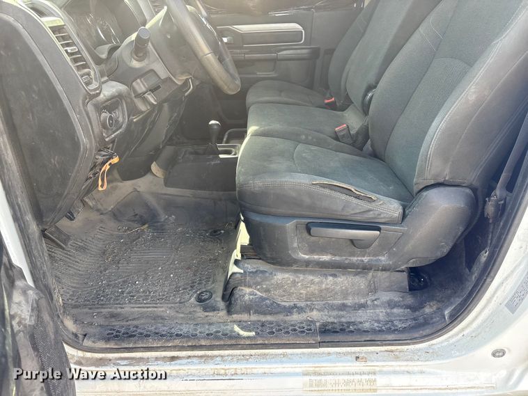 image for item DO5203 2019 RAM 2500 utility bed pickup truck