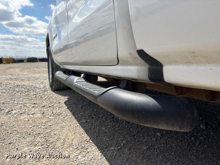 image for item DO5204 2017 Chevrolet Silverado 1500 Crew Cab pickup truck
