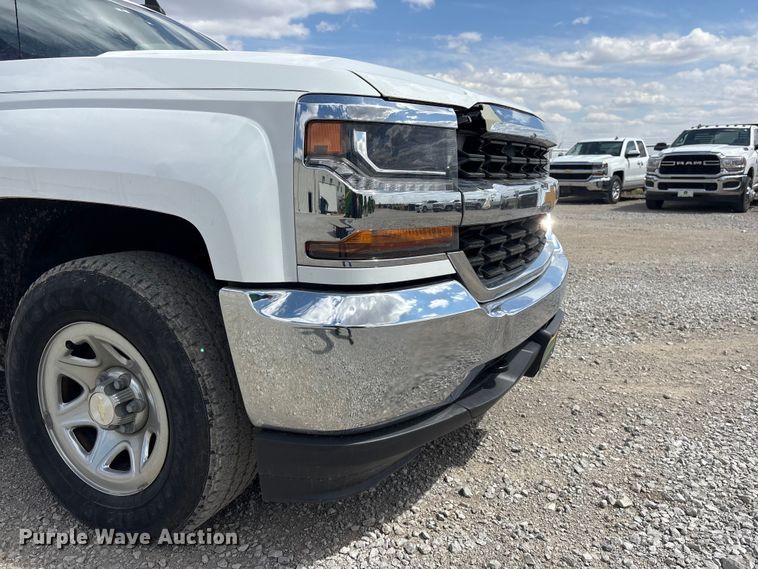 image for item DO5204 2017 Chevrolet Silverado 1500 Crew Cab pickup truck