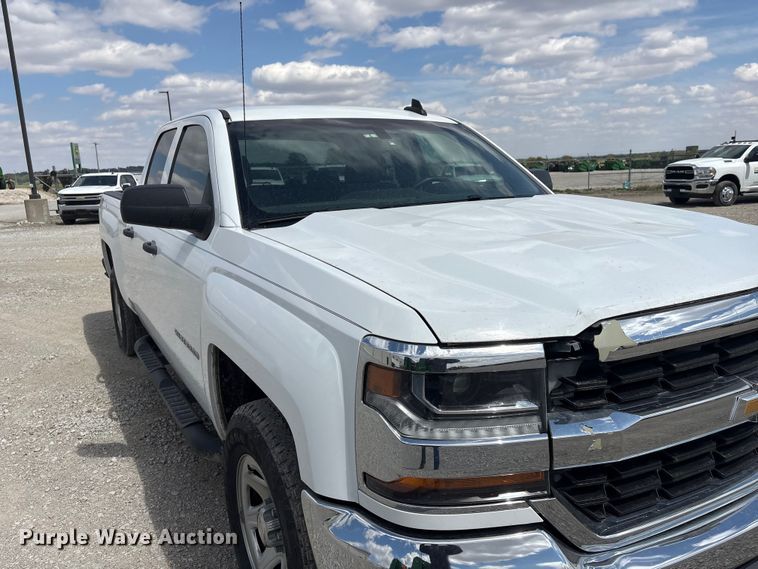 image for item DO5204 2017 Chevrolet Silverado 1500 Crew Cab pickup truck
