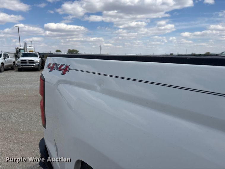 image for item DO5204 2017 Chevrolet Silverado 1500 Crew Cab pickup truck