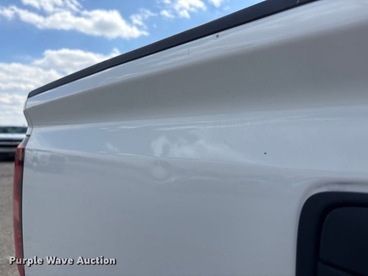 image for item DO5204 2017 Chevrolet Silverado 1500 Crew Cab pickup truck