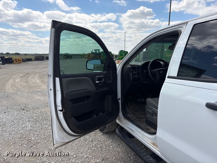 image for item DO5204 2017 Chevrolet Silverado 1500 Crew Cab pickup truck