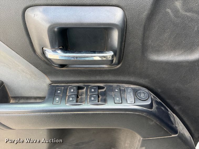 image for item DO5204 2017 Chevrolet Silverado 1500 Crew Cab pickup truck