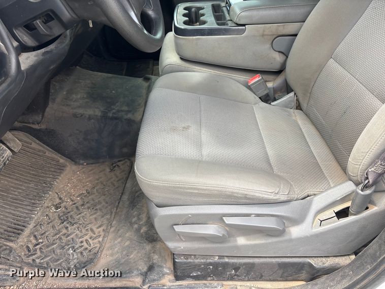 image for item DO5204 2017 Chevrolet Silverado 1500 Crew Cab pickup truck