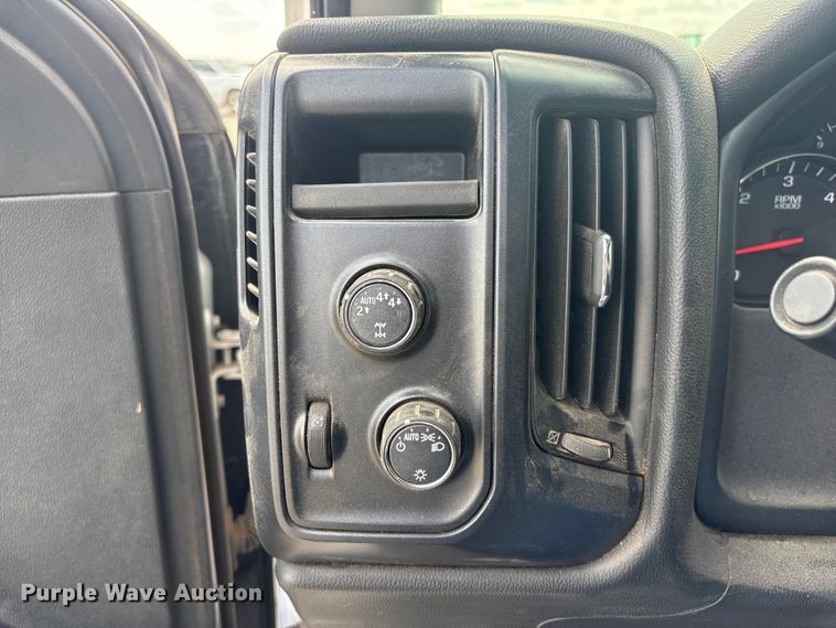 image for item DO5204 2017 Chevrolet Silverado 1500 Crew Cab pickup truck