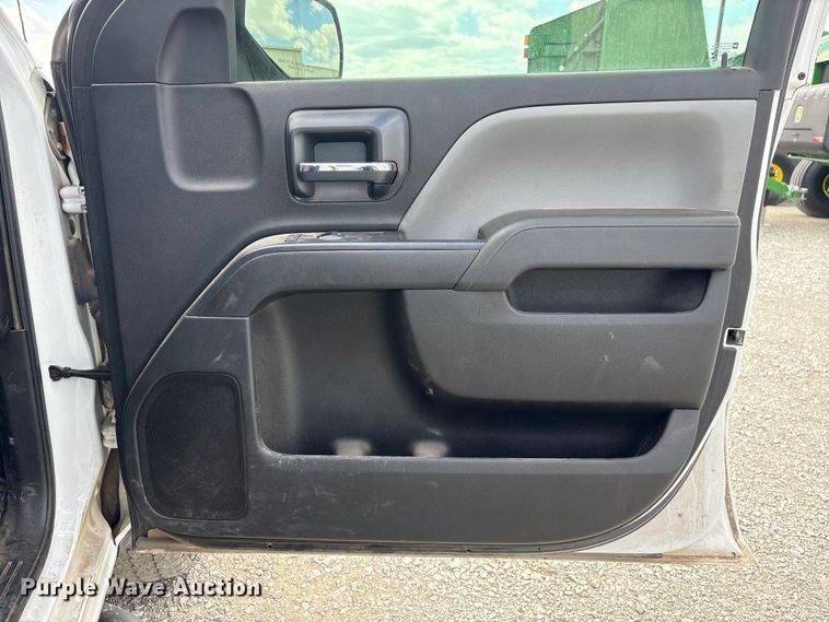 image for item DO5204 2017 Chevrolet Silverado 1500 Crew Cab pickup truck