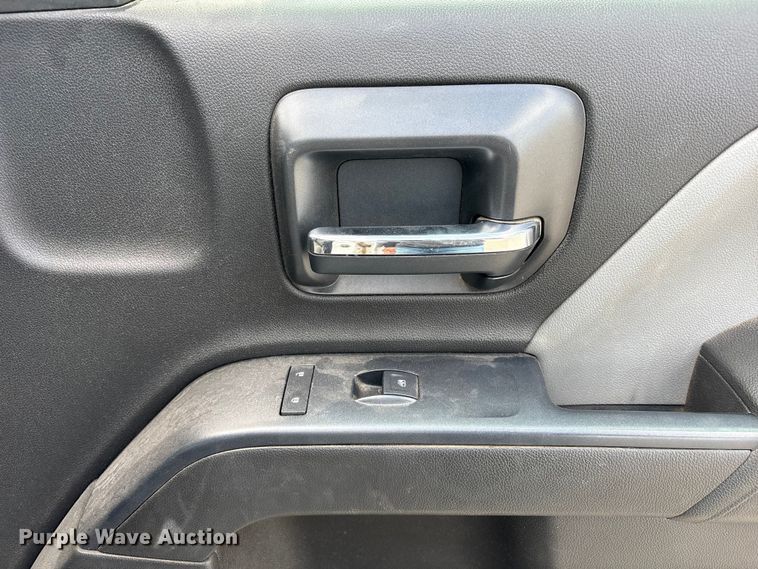 image for item DO5204 2017 Chevrolet Silverado 1500 Crew Cab pickup truck