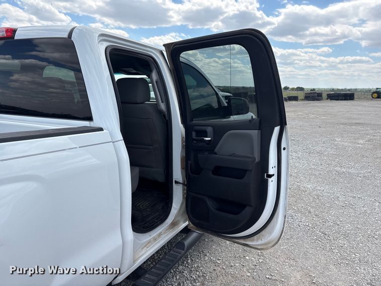image for item DO5204 2017 Chevrolet Silverado 1500 Crew Cab pickup truck