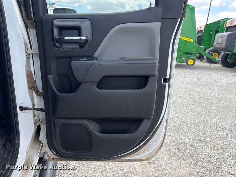 image for item DO5204 2017 Chevrolet Silverado 1500 Crew Cab pickup truck