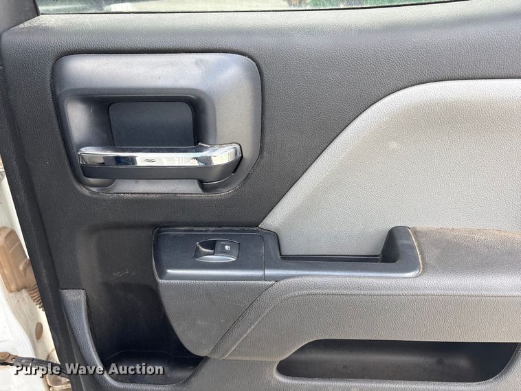 image for item DO5204 2017 Chevrolet Silverado 1500 Crew Cab pickup truck