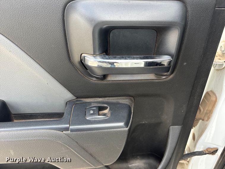 image for item DO5204 2017 Chevrolet Silverado 1500 Crew Cab pickup truck