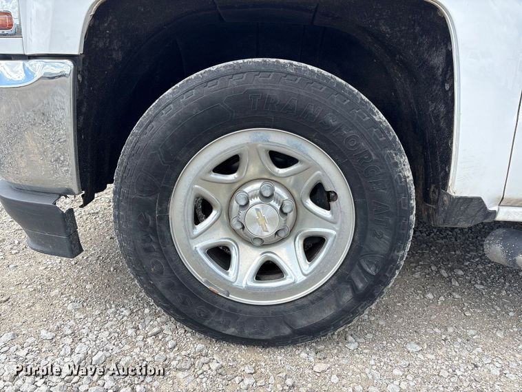 image for item DO5204 2017 Chevrolet Silverado 1500 Crew Cab pickup truck