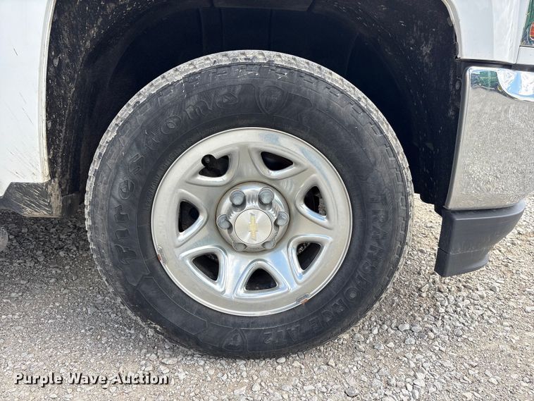 image for item DO5204 2017 Chevrolet Silverado 1500 Crew Cab pickup truck