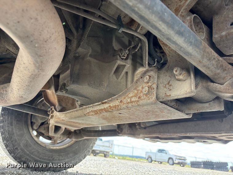 image for item DO5205 2004 Chevrolet Silverado 2500HD Ext. Cab pickup truck