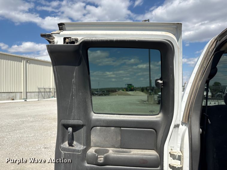 image for item DO5205 2004 Chevrolet Silverado 2500HD Ext. Cab pickup truck