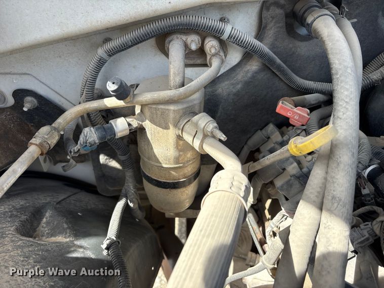 image for item DO5205 2004 Chevrolet Silverado 2500HD Ext. Cab pickup truck