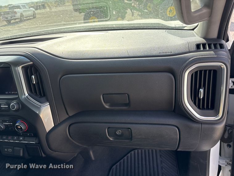 image for item DO5206 2020 Chevrolet Silverado 1500 Crew Cab pickup truck