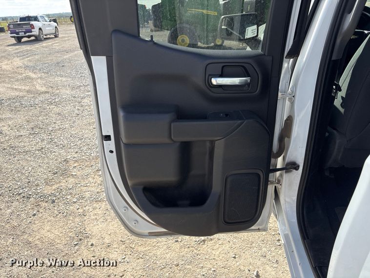 image for item DO5206 2020 Chevrolet Silverado 1500 Crew Cab pickup truck