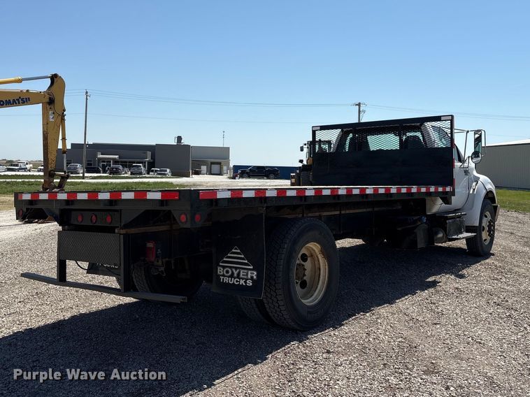 image for item DO5209 2015 Ford F650 flatbed truck