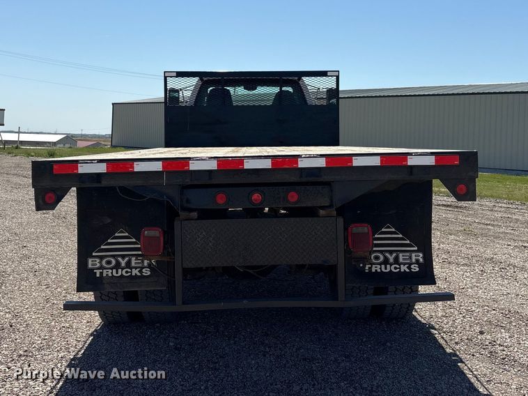 image for item DO5209 2015 Ford F650 flatbed truck