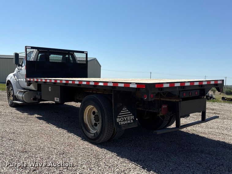 image for item DO5209 2015 Ford F650 flatbed truck