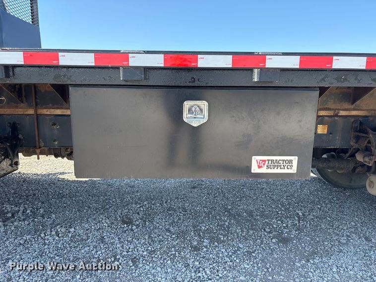 image for item DO5209 2015 Ford F650 flatbed truck