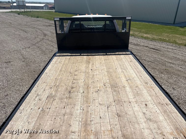 image for item DO5209 2015 Ford F650 flatbed truck