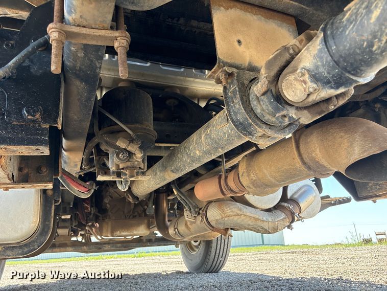 image for item DO5209 2015 Ford F650 flatbed truck