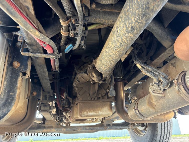image for item DO5209 2015 Ford F650 flatbed truck