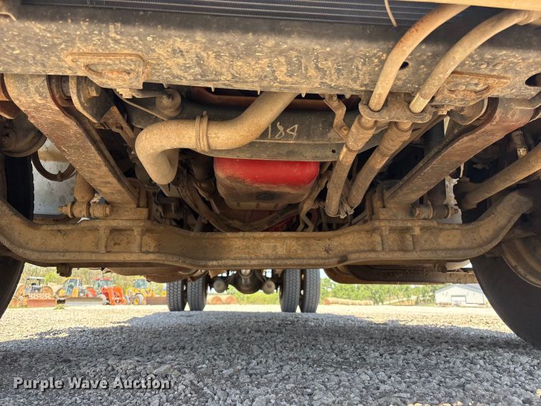 image for item DO5209 2015 Ford F650 flatbed truck