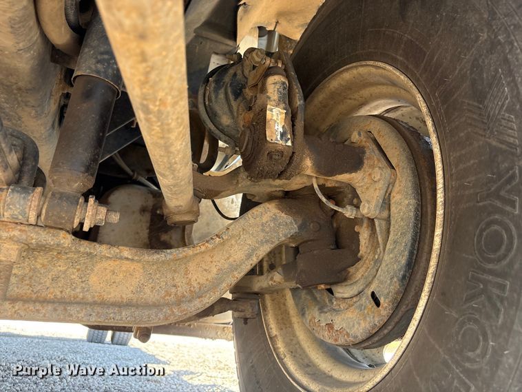 image for item DO5209 2015 Ford F650 flatbed truck