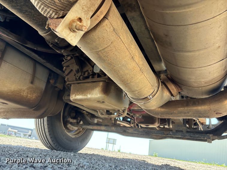 image for item DO5209 2015 Ford F650 flatbed truck