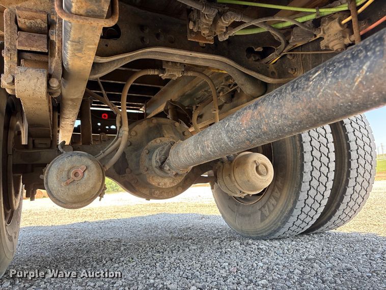 image for item DO5209 2015 Ford F650 flatbed truck