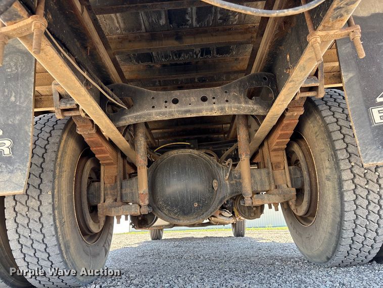 image for item DO5209 2015 Ford F650 flatbed truck