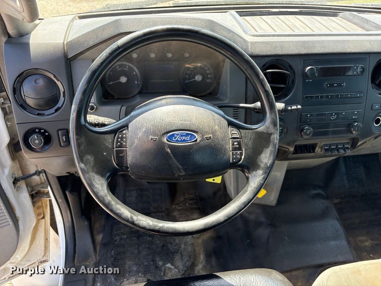 image for item DO5209 2015 Ford F650 flatbed truck
