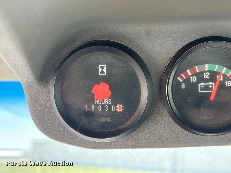 image for item DO5209 2015 Ford F650 flatbed truck