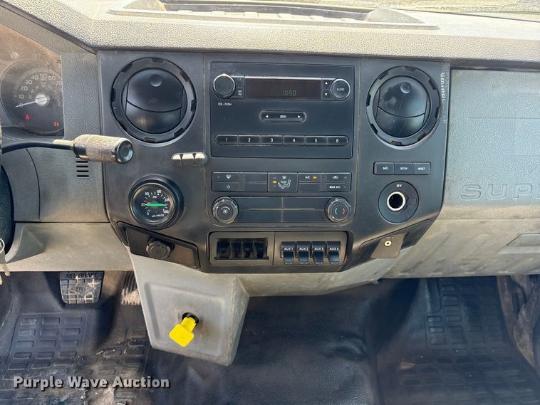 image for item DO5209 2015 Ford F650 flatbed truck