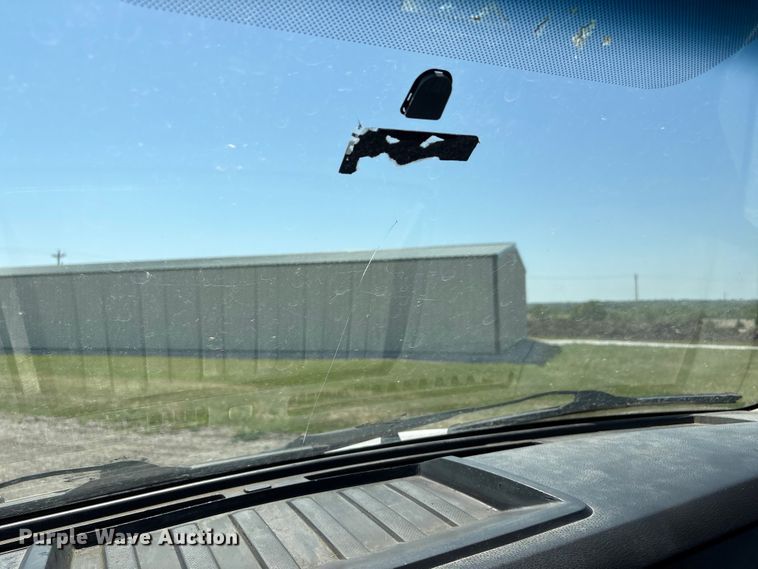 image for item DO5209 2015 Ford F650 flatbed truck