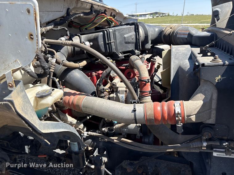 image for item DO5209 2015 Ford F650 flatbed truck