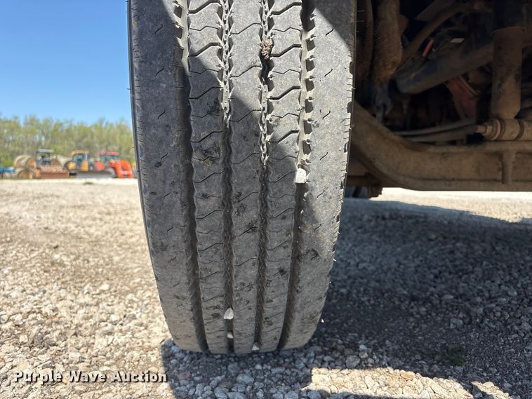 image for item DO5209 2015 Ford F650 flatbed truck