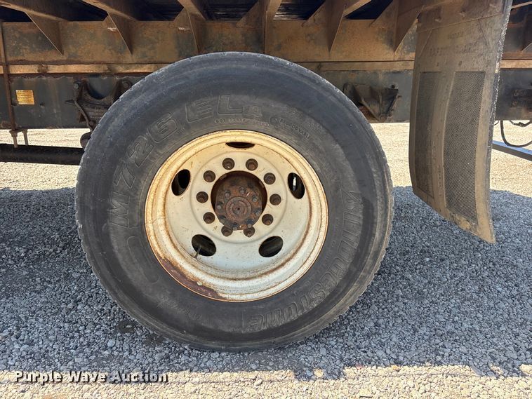 image for item DO5209 2015 Ford F650 flatbed truck