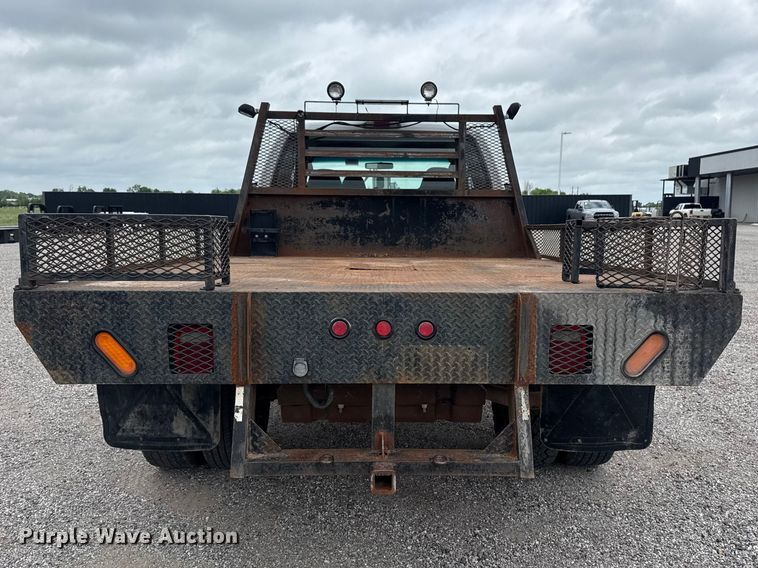 image for item DO8512 2010 Ford F-350 Super Duty Ext. Cab flatbed pickup truck