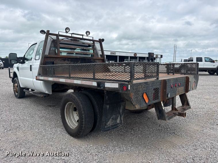 image for item DO8512 2010 Ford F-350 Super Duty Ext. Cab flatbed pickup truck
